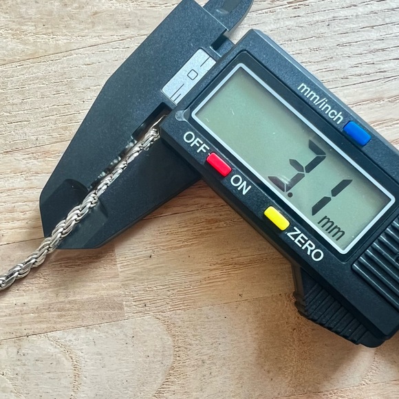 925 Sterling silver diamond cut twisted rope chain bracelet - Picture 9 of 11